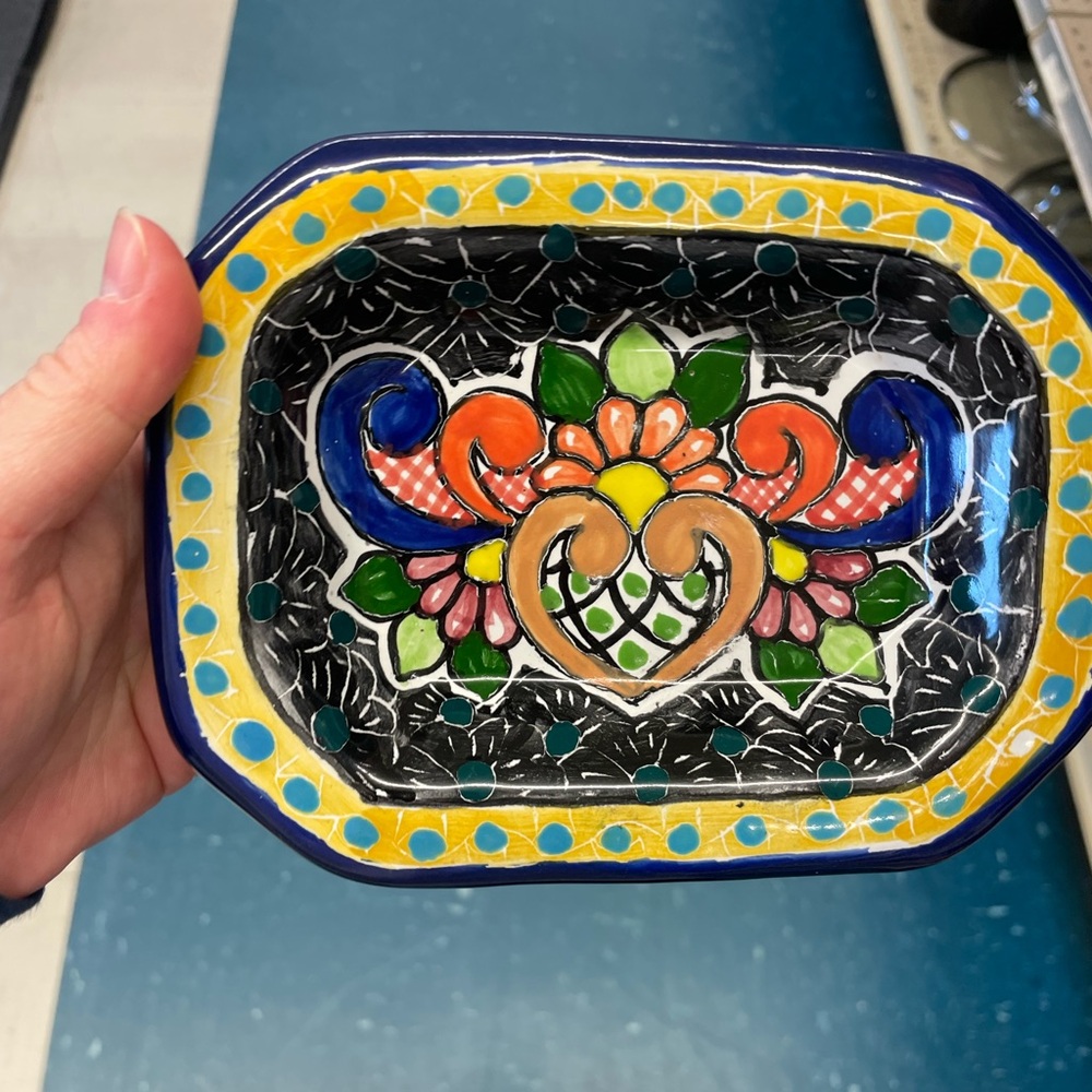 Live show Talavera Mexican Pottery Ceramic Hand Painted Soap Trinket Dish